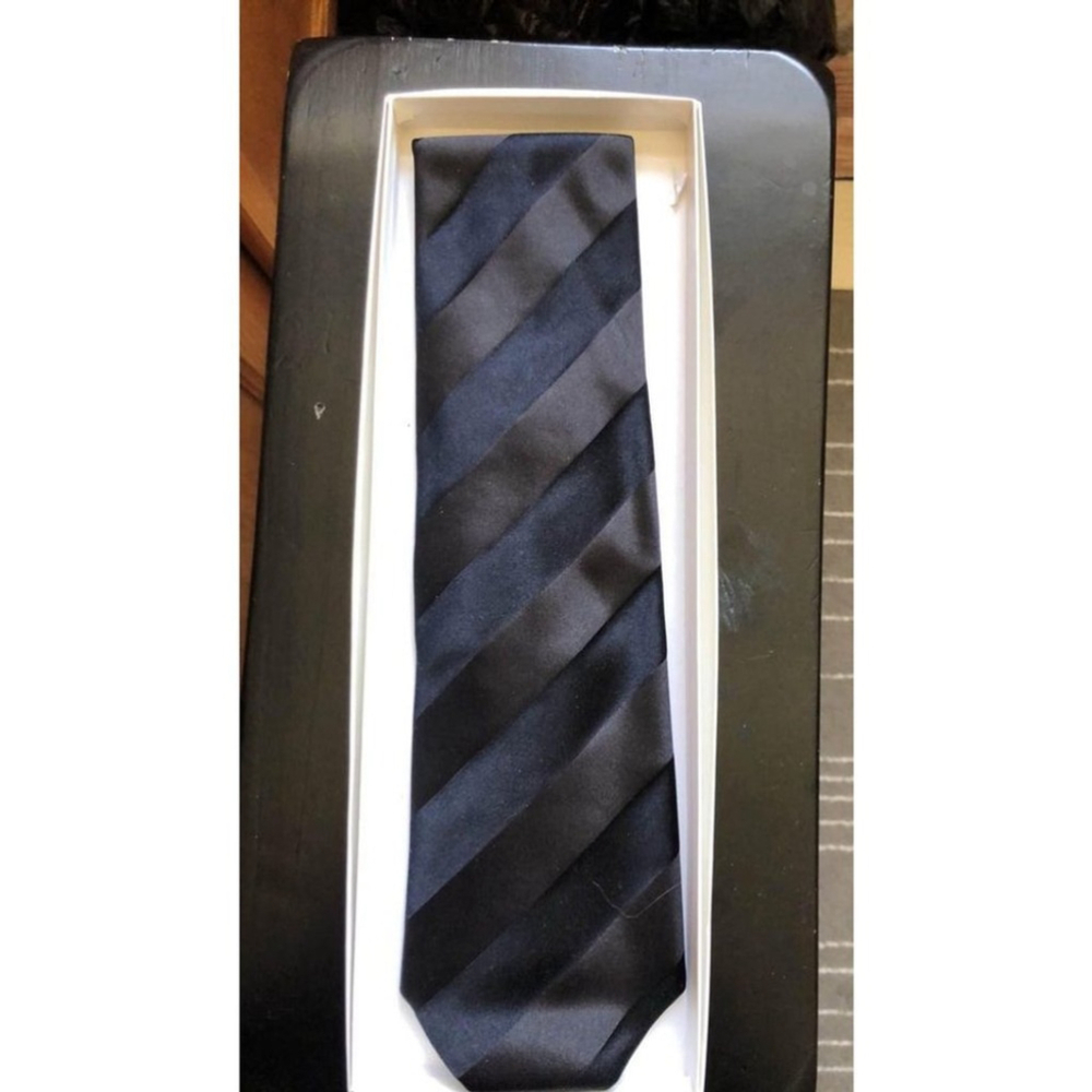 bachrach tie - Picture 2 of 3